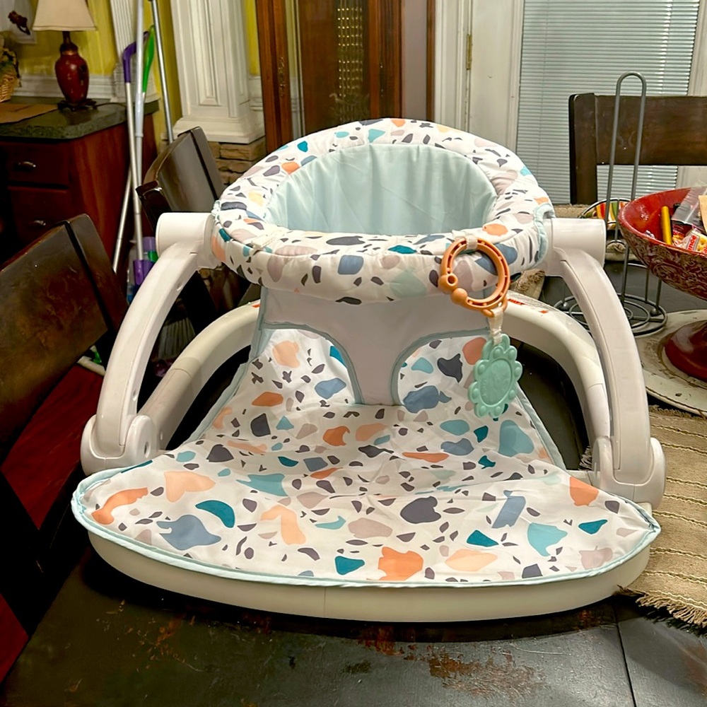 Sit-me-Up-floor-seat